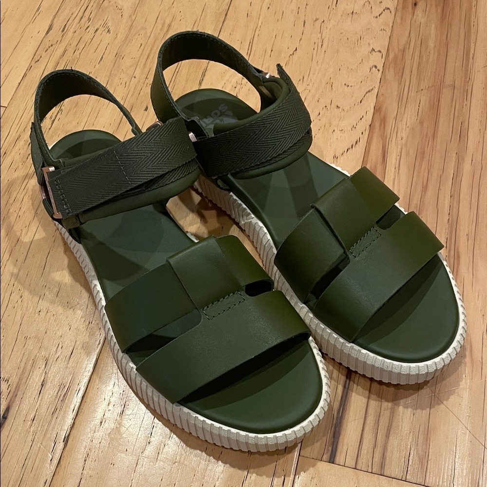 NWOT Sorel ONA Ave Ankle Strap Sandals